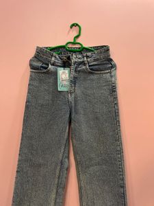 Light Wash Straight Leg Jeans
