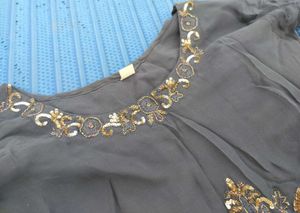 🪻🌻Elegant Embroidered Ethnic Gown