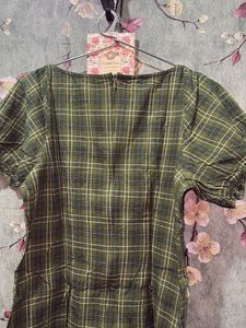 Chic Green Plaid Button-Up Dress