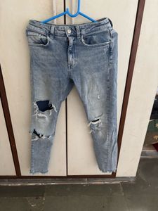 Light Wash Ripped Jeans