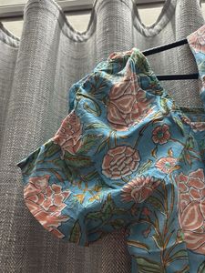 TAAVI S Blue Floral Print Top with scraf