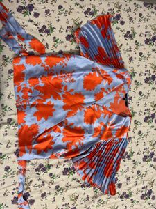 VEROMODA Flowy Floral Print wrap top- unused