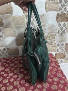 Stylish Green Leather Handbag