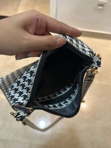 Chic Houndstooth Crossbody Bag