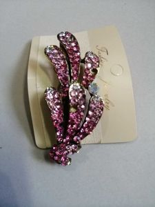 Sparkling Pink Leaf Hair Clip