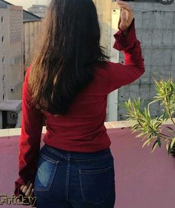 Maroon ribbed V-neck long sleeve top