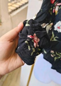 Chic Off-Shoulder Floral Crop Top