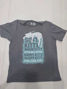 UNISEX Cute Soft Kitty Graphic T-Shirt