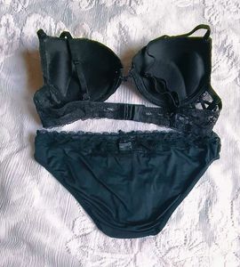 Lace Bra and Panty Set