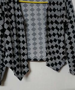 Stylish Black &amp; White Patterned Jacket