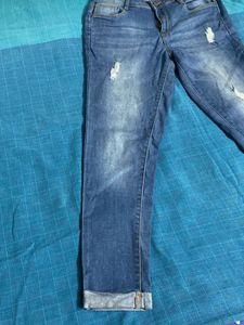 Streachble blue ribbed denim pant