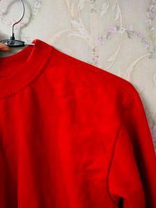 🎀Red Round Neck Sweat Shirt 🎀