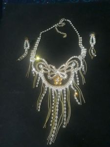 beautiful nacklace with earing