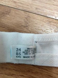 Comfortable White Everyday Lightly padded Bra