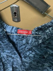 T-shirt blue