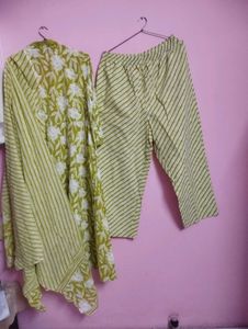 Green Floral Print Kurta Set (new)