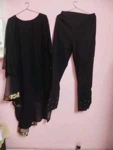 Elegant Black Kurta Set with Floral Embroidery