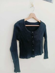 Black Button-Up Cropped Cardigan