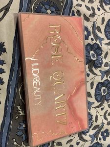 HUDA BEAUTY Rose Quartz Palette