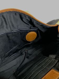 Vintage Vera Pelle Italian Barrel Shoulder Y2K bag