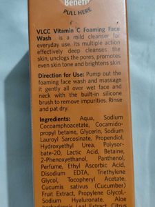VLCC Vitamin C foam face wash