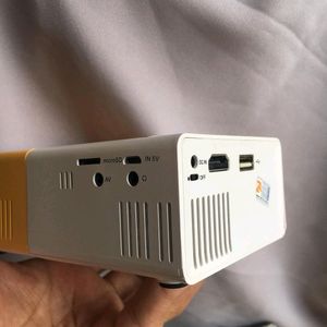 LED Projector 40inch Clearity Price Dropped