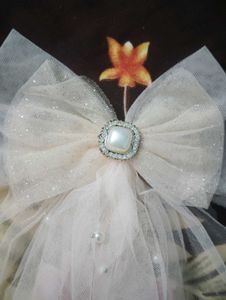 Elegant Pearl Bow Hair Clip