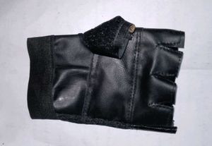 Black Fingerless Gloves