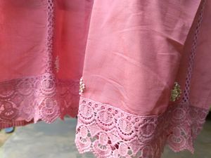 Elegant Pink Embroidered Kurta