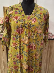 Vibrant Floral Print Kurta