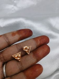 Rosegold Traingle Shape Diamond Earrings