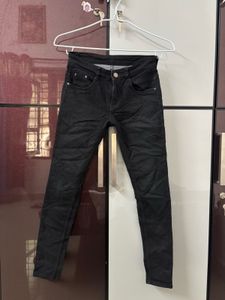 Classic Black Denim Jeans - slim fit for women