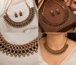 Elegant Red &amp; Green Necklace Set