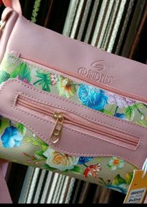 Sling Bag 🛍️