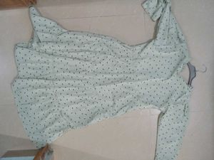 Girl 's Top