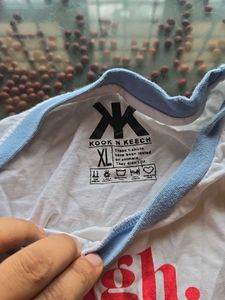 Stylish unisex  T-Shirt,jeans pant combo