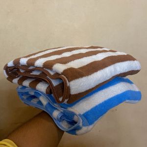 UNUSED Striped Blanket Set