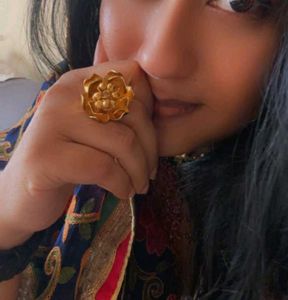 Exquisite Gold Floral Ring