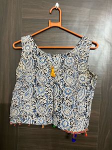 Ethnic Short Top with Paisley VEGETABLE Print