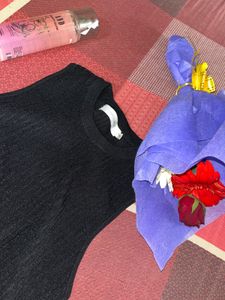 Black Ribbed Crop Top and  Pants it a full comb