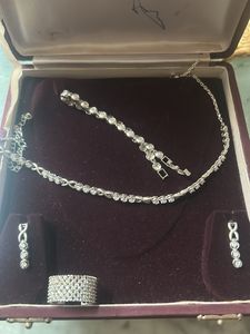 Sparkling Jewellery Set with Ring