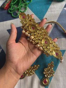 Stunning Kundan Necklace and Earring Set