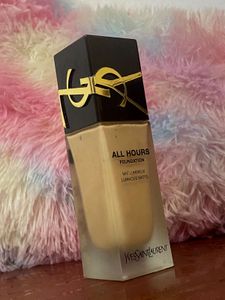 Yves Saint Laurent All Hours Foundation