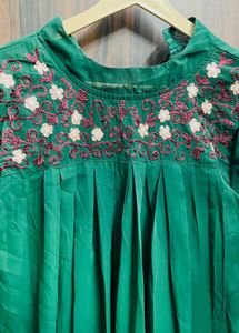 Elegant Emerald Green Embroidered Kurta
