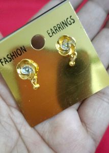 BRAND NEW Elegant Rose Gold Stud Earrings