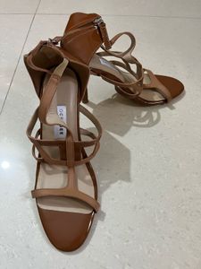 Oceedee Stylish Strappy Heeled Sandals. Size - 35