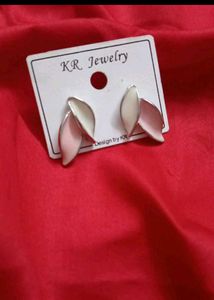 Elegant Leaf Design Earrings