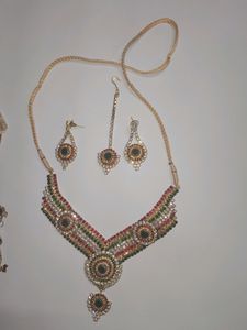 te Two Multi Colour Necklace With Maang Tikka Comb