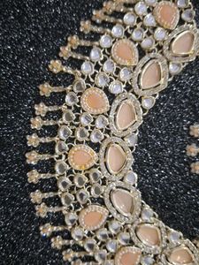 New Peach &amp; Crystal Necklace Set with Mangtika