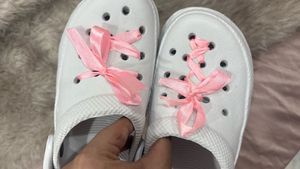 y2K cute ribbon crocs